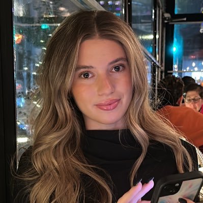 danielleekhoury's profile picture. 