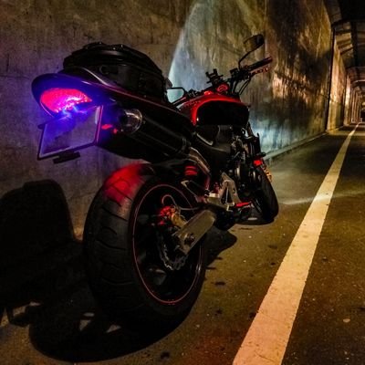 初めまして。
ホネ生活始めました。
自分でこういうバイクを所有するのは始めてでアレコレ楽しみながらやってます。
バイクは　ホーネット250 フォルツァsi
昔から欲しかったホーネットに乗ることが出来、浮かれてますがよろしくお願いします。
無言フォロー、イイネ失礼します。