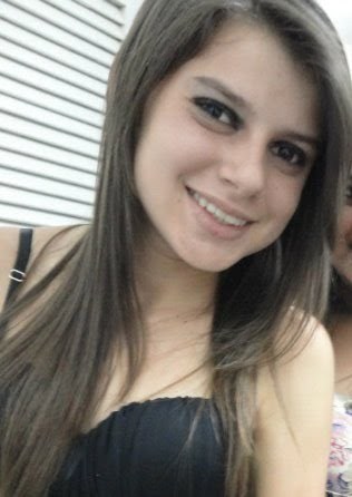 preucupe-se naum com quem eu sou mais sim do que eu sou capaz, sou forte o suficiente pra lutar inteligente o suficiente pra aprender .