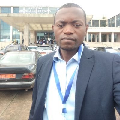 DongmoFranklin1's profile picture. (Ph.D)Économiste-Financier