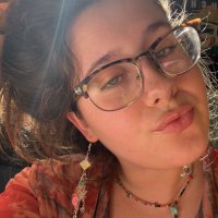 6 Feet Under Ur Mom (@evademic) 's Twitter Profile
