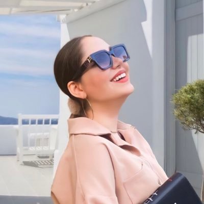 Sara01406920's profile picture. یه معمارِ عاشق هنر و کتابای روانشناختی #زن_زندگی_آزادی 🕊 افکار و احساسات لحظه ایی، که توئیت میشن