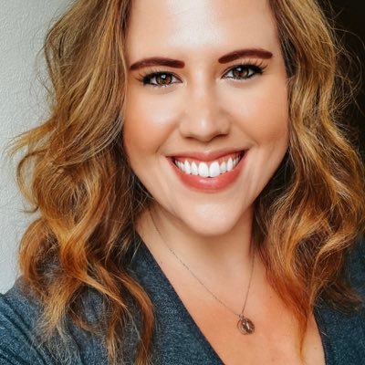 amandamserfozo's profile picture. honestly, i’m here for it ✨ fortune 500 ux strategy in finance by day 💵 infj 🧠 exploring 🛵🗺️ documenting ✍🏼📸 always eating 🍣🥑