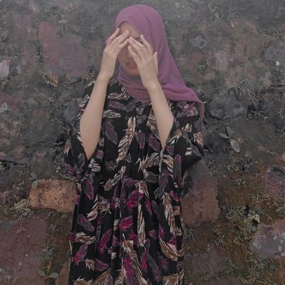 Ulfa_vika1's profile picture. Panggil aku put😳🔫
Bosen dipanggil phika