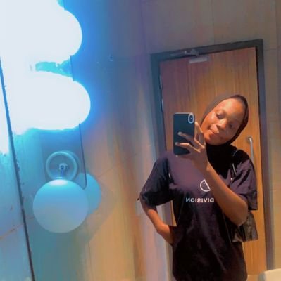 Tesleemah22's profile picture. 