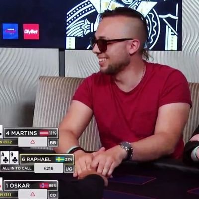 Poker Player, Streamer & YouTube Content Creator. Watch me live @ https://t.co/g6sh3Ct6c6