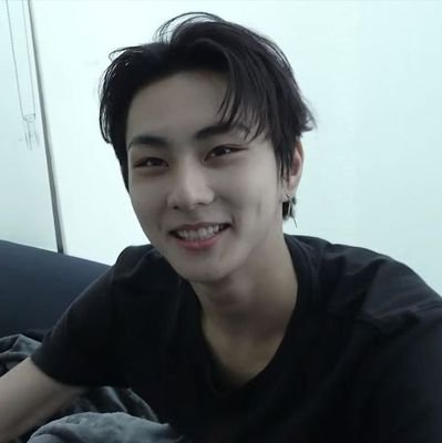 If you like the id0ls of this account, go to the videos and images section, you will enjoy. admin: @y00ngi_cute_
