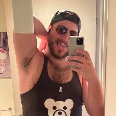 30. He/They. BLM. Trans rights are human rights. Gamer thot. Best known for my chest hair. 18+ 🇨🇦🏳️‍🌈