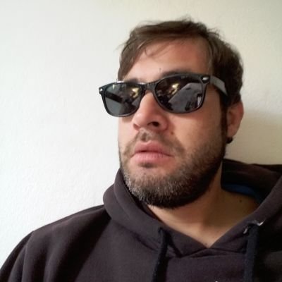 Te escucho. No hay apuro. Simple claro. Si me conquistas te doy mi opinion.  Amo a mis hijos. Encaro. Pero no me levantes la voz porque soy chispita 🥂