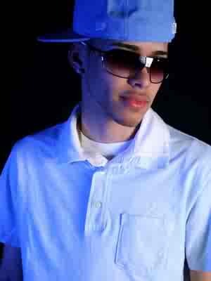 crystai_lil_27's profile picture. im a girl and i love music