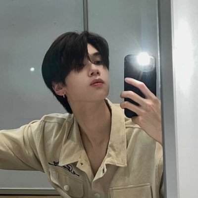 ineewai's profile picture. #GOT7💚🦜 #brightwin💚 #jafirst🧡 #ohmnanon💚❤️ #joongdunk💛