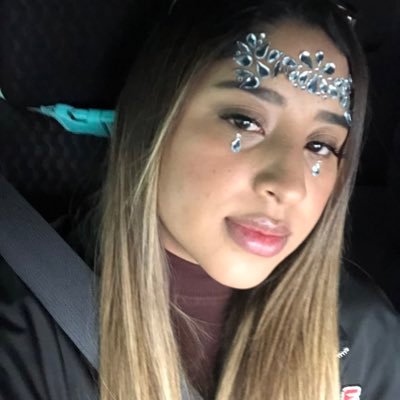 Fridalopez9902's profile picture. soy el universo más bonito que vas a conocer 💗 yo utilizo twitter para desahogarme y instagram para fingir que mi vida es perfecta