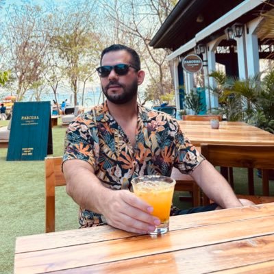 Performance & Growth Marketing 💰 Under construction 🚧 Getting My Shit Together 💩 No represento a nadie, ni nadie me representa 🐘 CEO / Founder en Elefat