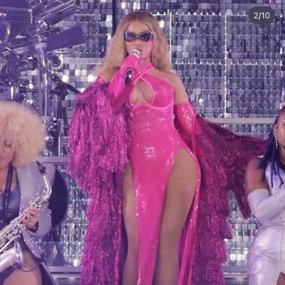 bey_onceislife's profile picture. I love Beyoncé . she’s kind and she never has any drama.she encourages black lives and women period.she never respond to hater only positive ❤️#beyonce