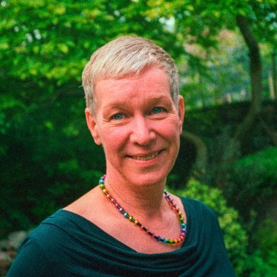 clogette's profile picture. 