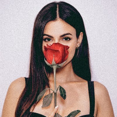 Victoriajustida's profile picture. last man standing out now 🌹