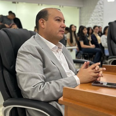 Diputado CLEBM, coordinador de @fuerzavecinalmiranda