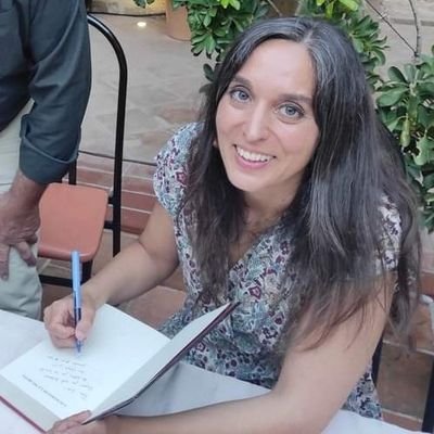 Premio Hislibris mejor autor novel 2019 Finalista Los Cerros de Úbeda 2023 @edhasaeditorial. ✒️📖Las batallas silenciadas/Las damas de la telaraña
¡ENFERMERA!