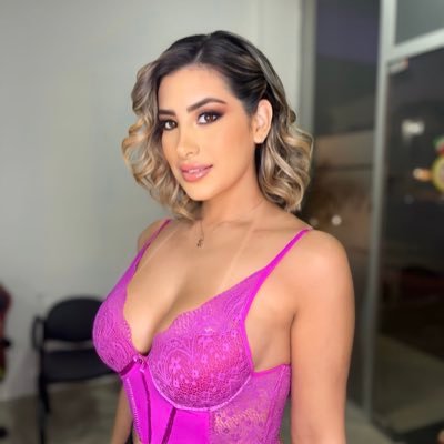 marypazfl's profile picture. Vos brillá nomás, el resto HISTORIA