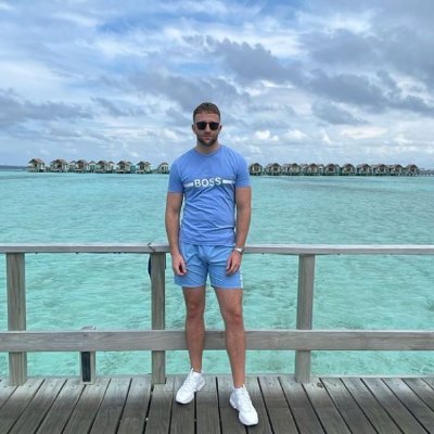 6 Figure Amazon FBA Seller | Documenting my journey to 7 Figures | DM's are open for anyone looking to get started!