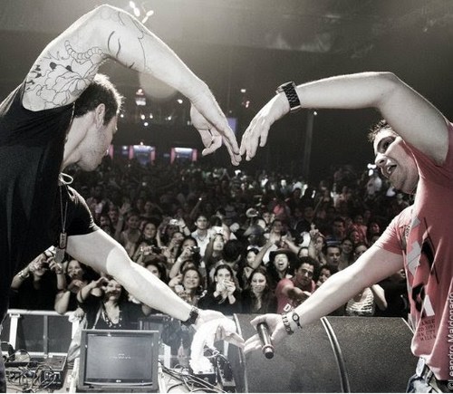Twitter feito em homenagem a dupla mais amada do Brasil, meus amores @jorgeemateus ♥