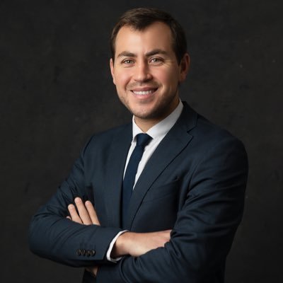 Contador Público y Licenciado en Administración (@Udelaruy), maestrando en Administración Pública (@UBAonline)