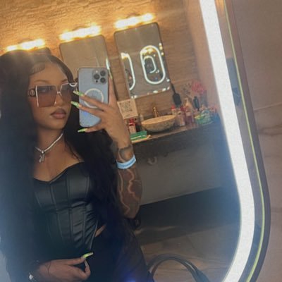 single Follow Me On insta @GORGEOUSSKIERRA