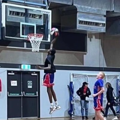6’7 guard , Class of 2027|LOOKING FOR PREP SCHOOLS IN THE US🇺🇸Melbourne Australia deng95778@gmail.com| nolimitdeng_ on Ig