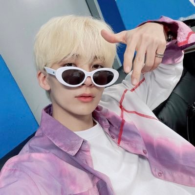 i'll be your spring to whatever winter it may be ❄️ just me screaming i love @pledis_17 everyday