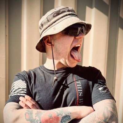 sholtysssss's profile picture. мав фотки по формі ше до того, як це стало мейнстрімом