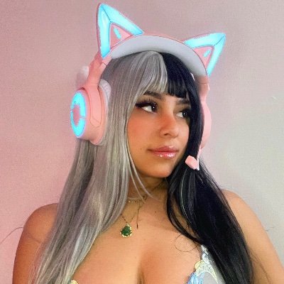Your fav big titty egirl 🖤❕ I only reply on OF👇 🐰