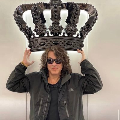 REAL PAGE American musician Frontman, rhythm guitarist, co-lead vocalist A songwriter of the band’s most popular song A painter Super group kiss