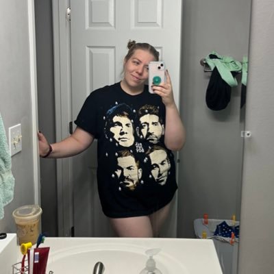 Fall Out Mom β¨π€ Profile