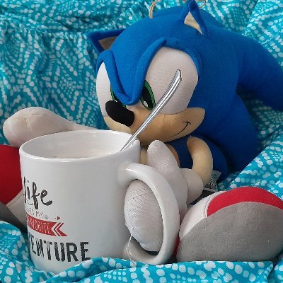 Artist of many mediums who keeps a Sonic plush as a pet, and attempting to become a streamer! Please support my chaos! https://t.co/4vbDKylsmZ