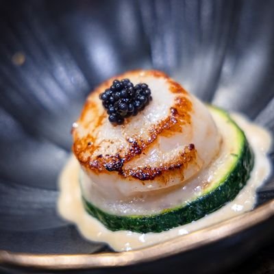 carl3849's profile picture. 177/71 台北台中桃園新竹苗栗到處跑，喜歡美食、旅遊、泡澡，好聊好相處，喜歡使用香水，Dm私訊約會交朋友聊聊