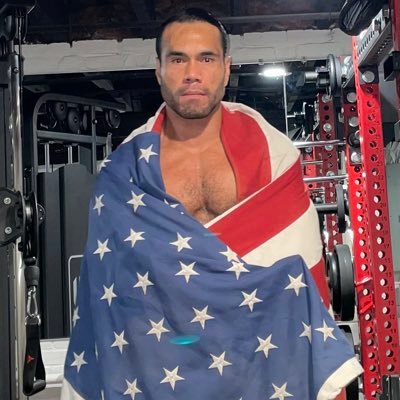 Personal trainer with a flare for changing people’s lives through health and fitness. #Walkaway #Truthseeker #USAirforceVeteran #Independent #AmericaFirst🇺🇸