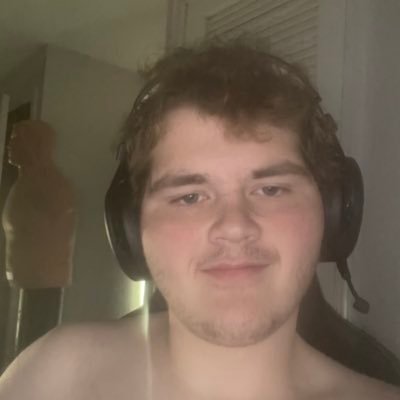 I'm a sports/video games type of guy. I stream on twitch. https://t.co/3dWHlkN0zH