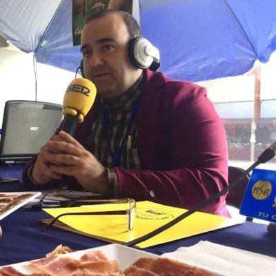 Criado y engordado en #Aracena (1985) #Periodista5J #SierradeAracenayPicosdeAroche
Dir. @RSAracena JMR:#estapasando #marketingdigital #CM #RRSS Cuenta personal
