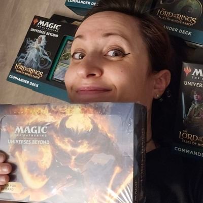 French #boardgames writer and marketing manager for @srywearefr. Ex esport Caster (HS, HOTS).  Website : https://t.co/9VEyuBuCIe.