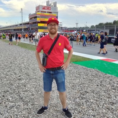 Geografo🌍. Formulero 🏎️ Bilbao Basket🏀 y sobre todo Moñiguero 🐮 Teleoperador que intenta enfelizar a la gente ,si se puede.🎤🎧
Y para beber Albóndigas!!