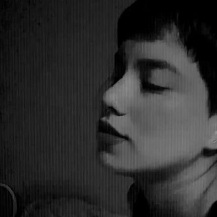 ririsiita's profile picture. el flow no está a la venta