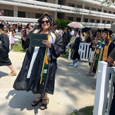 shmoniiis's profile picture. 