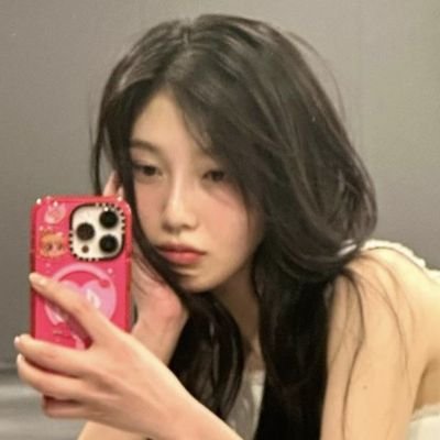 librarysquad's profile picture. 