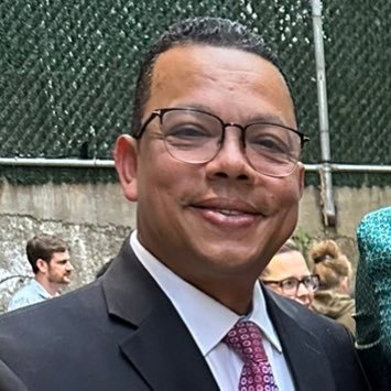 Miguel Estrella is a Criminologist, resident in NYC, member of the A.C.J.A.;Journalist, Political Analyst and co-conductor of the tv prog “Tal Y Como Es”.