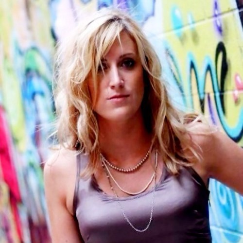 iamcarriefisher's profile picture. human in training.