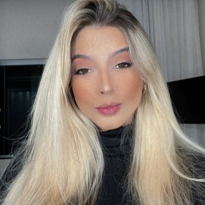 isabmontt's profile picture. Aqui na Terra é a passagem E você é o personagem Não perca tempo, leigo amigo Pois você pode ir