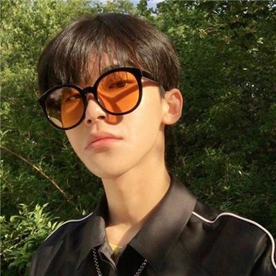 confirsbec85295's profile picture. 