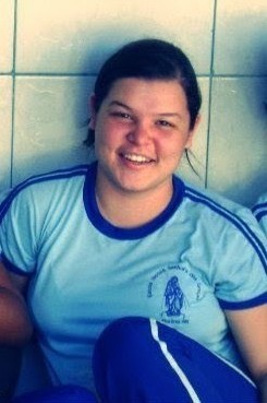 Não é a vida que seja ruim, é a nossa forma errada de pilotar, e o exagerado apego às pessoas erradas, é só isso! =) By: Daisyfran Medeiros.
