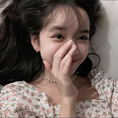 maisvalentino's profile picture. educated girls are hot and yes i am a part of #studytwt #booktwt girls 🩰  ֺ۪ ⭒ ݂