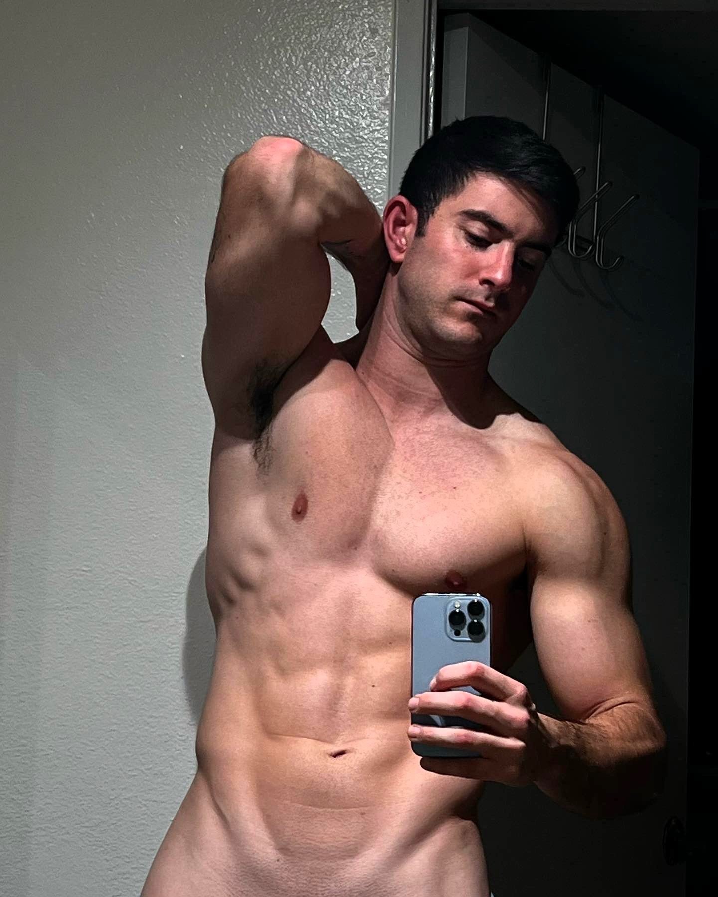 Check my main for more nasty content @Connorlovve 💦😈 For instant access click the link 👇